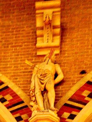 St Luke's, Earls Court (Statue)