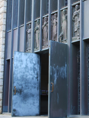 St Andrew's Cathedral, Honolulu (Doors)