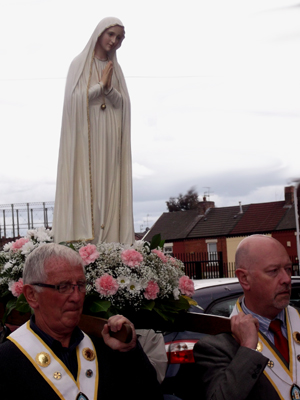 St Francis of Assisi, Liverpool (Crowning of statue)