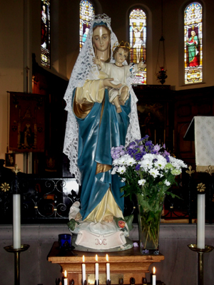 St Peter's, Stockport (Statue)