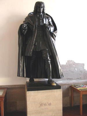 St Georgenkirsche, Eisenach (Statuer)