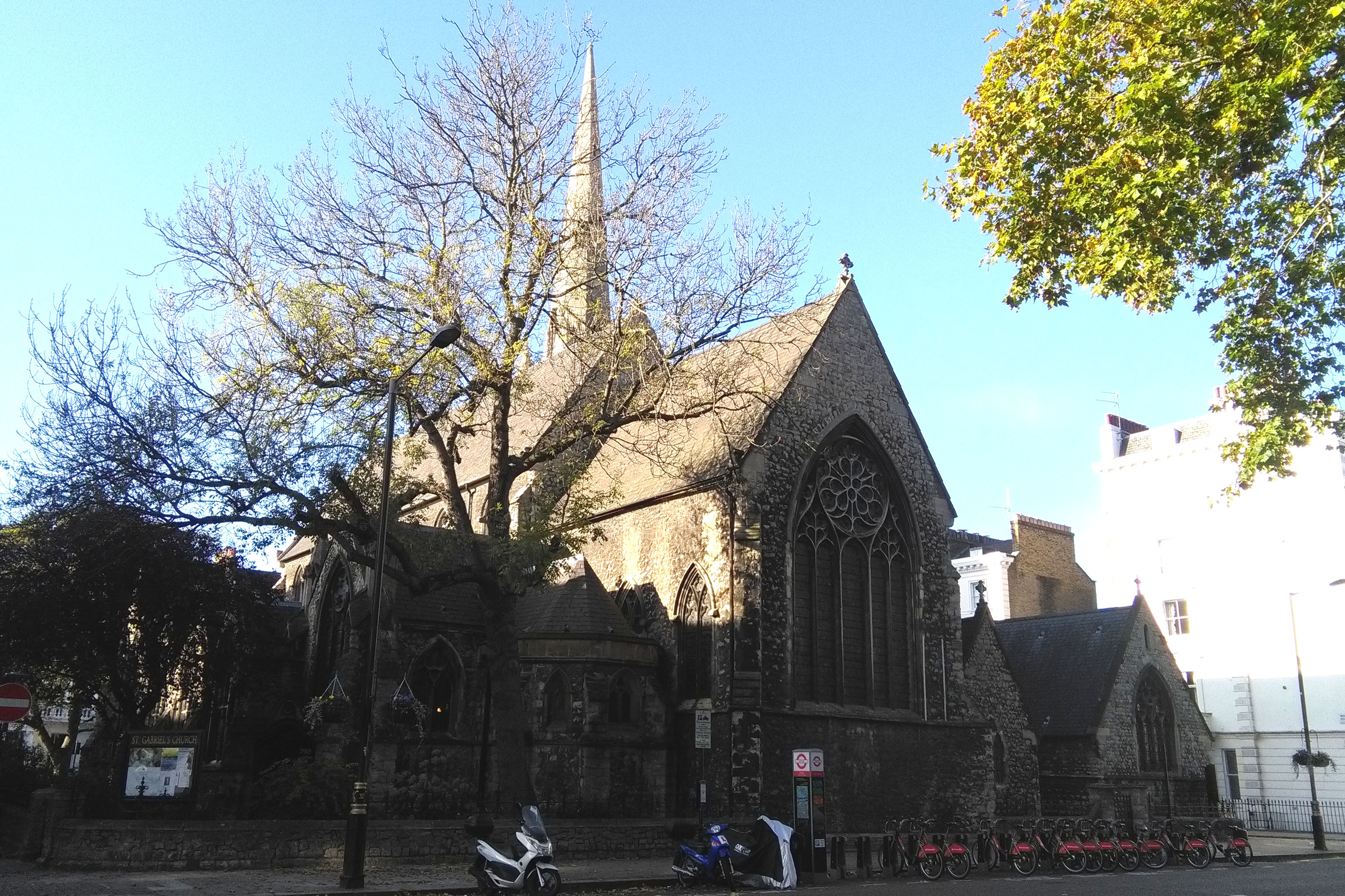 St Gabriel, Pimlico (Exterior)